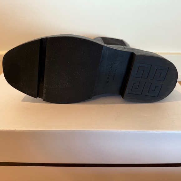 New Givenchy Squared Chelsea Ankle Boots Black Leather in size 38 - Picture 8 of 10